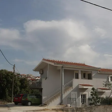 Apartments Eni Apartment