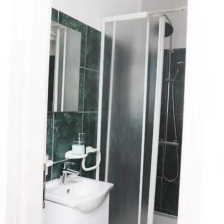 Apartments Eni Apartment Seget Vranjica