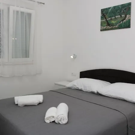 Apartments Eni Apartment *